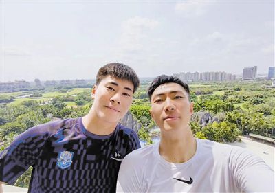 h狠狠地操你h各种姿势男男
