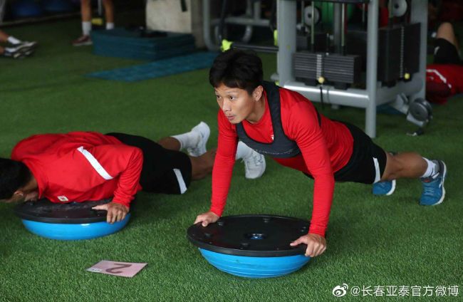 美女挠脚视频vk