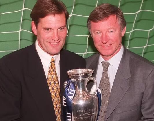 女教师淫辱的教室